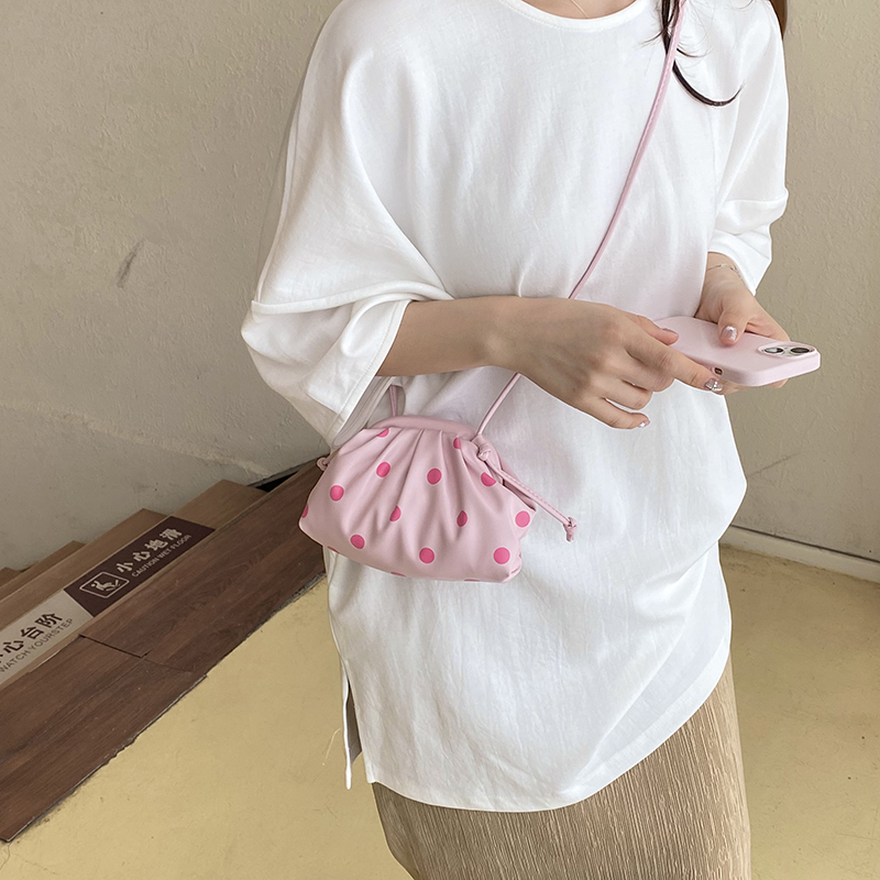 حقائب يد فاخرة صغيرة الحجم من  - مراجعة Luxury Bags Leather وسعره