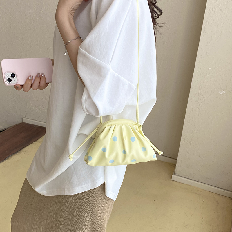 حقائب يد فاخرة صغيرة الحجم من  - مراجعة Luxury Bags Leather وسعره
