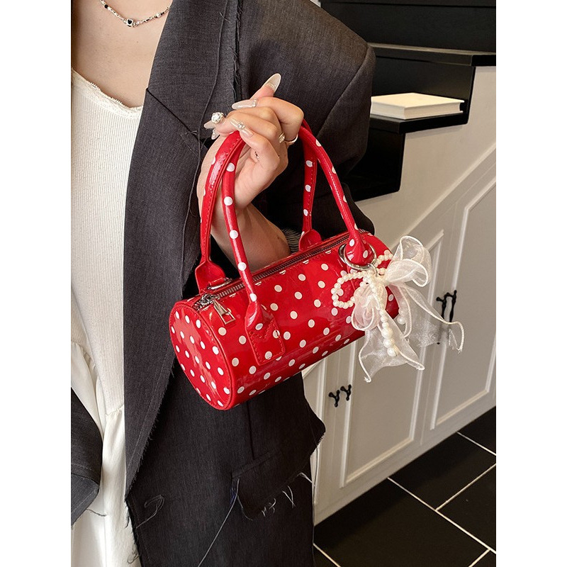 حقيبة يد نسائية لطيفة بنقاط ال - مراجعة Top Handle Patent Bag وسعره