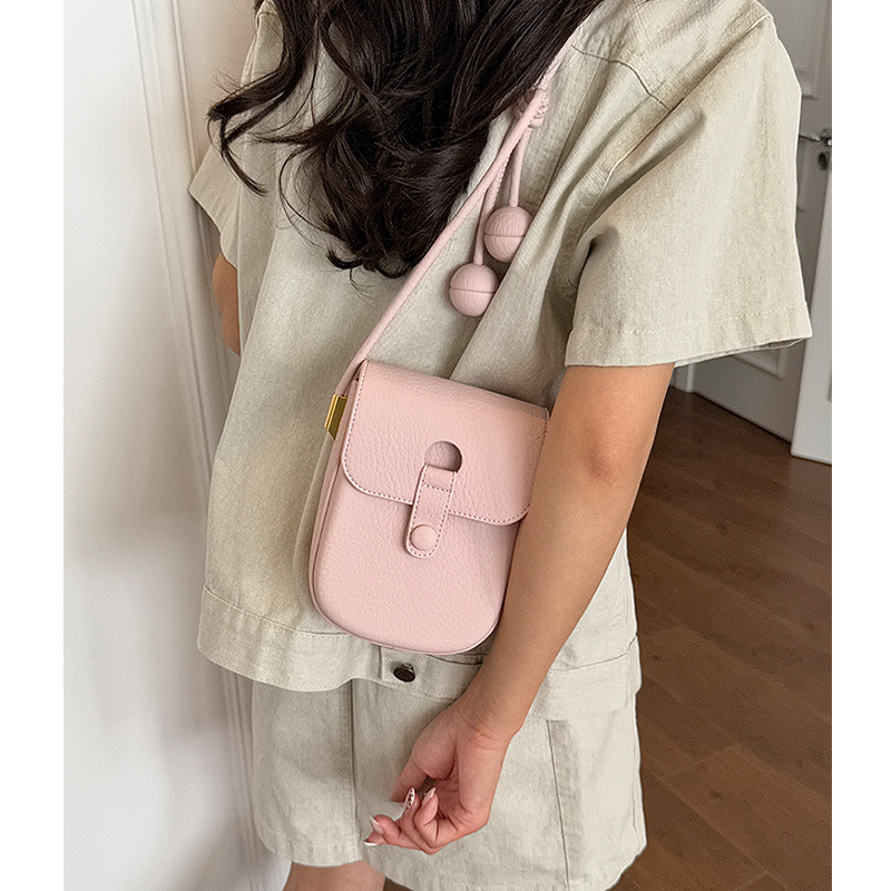 حقيبة كتف صغيرة فاخرة باللون ا - مراجعة Luxury Bags Leather وسعره